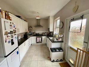 Dining Kitchen- click for photo gallery